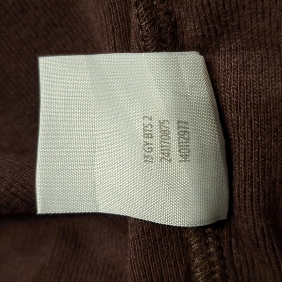 Gymboree girls size 5 brown long sleeve shirt has tiny hole in the back collar - Picture 3 of 3